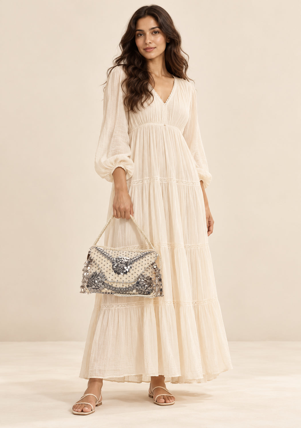 ibBan Hand-Embroidered Beige Wallet with Beadwork - Layra