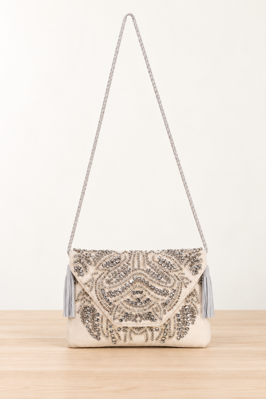 ibBan Hand-Embroidered White wallet with Beadwork - Masum
